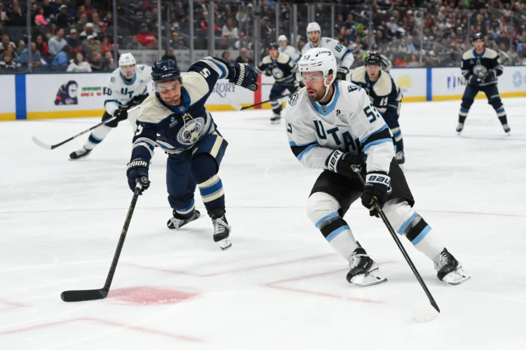 Schmaltz scores twice, reaches 500 points as Mammoth beat Blue Jackets 4-1
